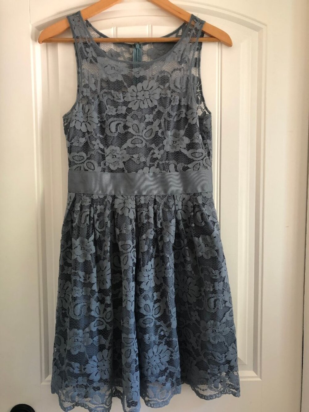 🩵 BB Dakota Dusty Blue Lace Dress | Size 6 🩵